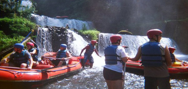 white water rafting bali